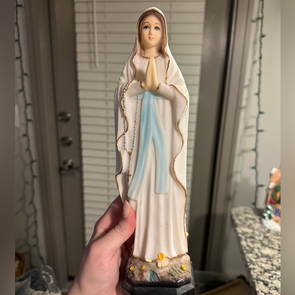 Statue of Mary